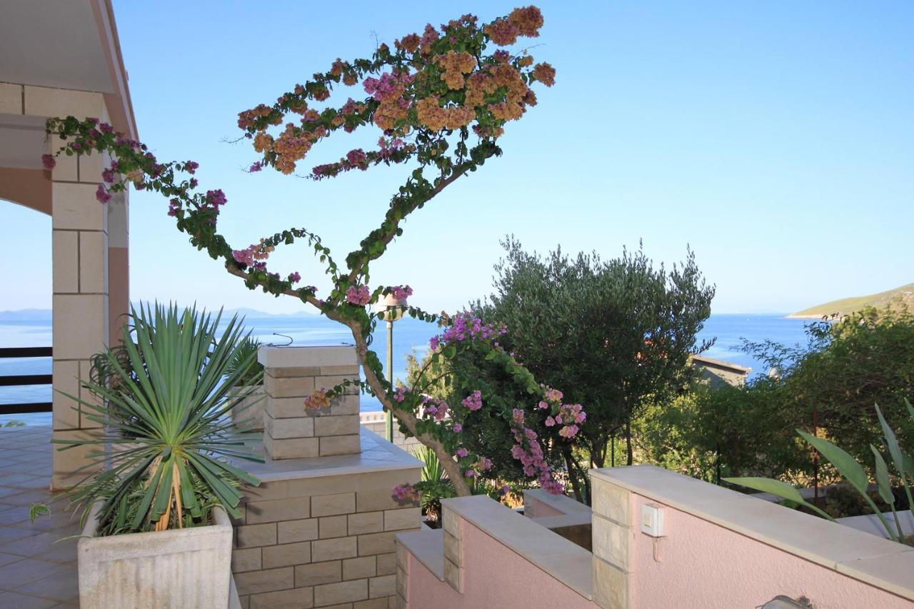 Apartments By The Sea Zavalatica, Korcula - 9137 Exterior foto
